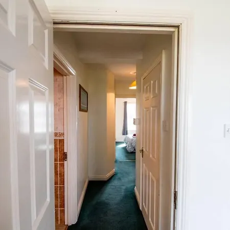 Simple & Sweet Lock And Go Overlooking The Beach. Appartement Bundoran