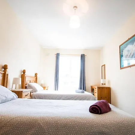 Simple & Sweet Lock And Go Overlooking The Beach. * Bundoran